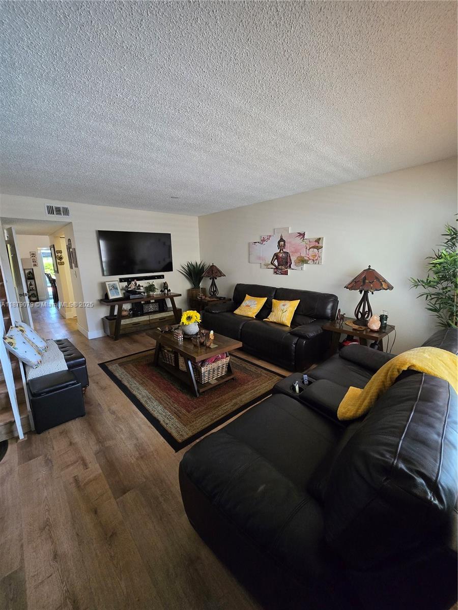 LES CHATEAUX AT INT GARDE - Residential