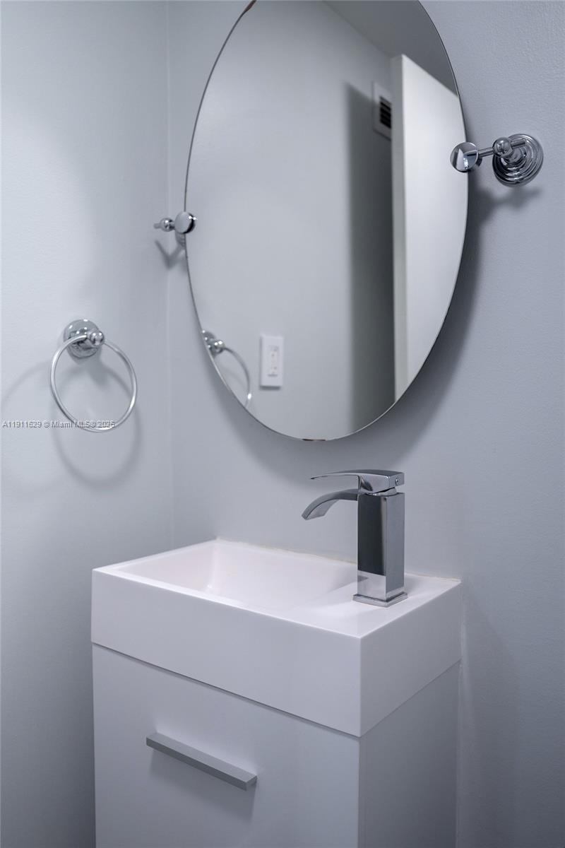 Allington Towers Condo - Residential