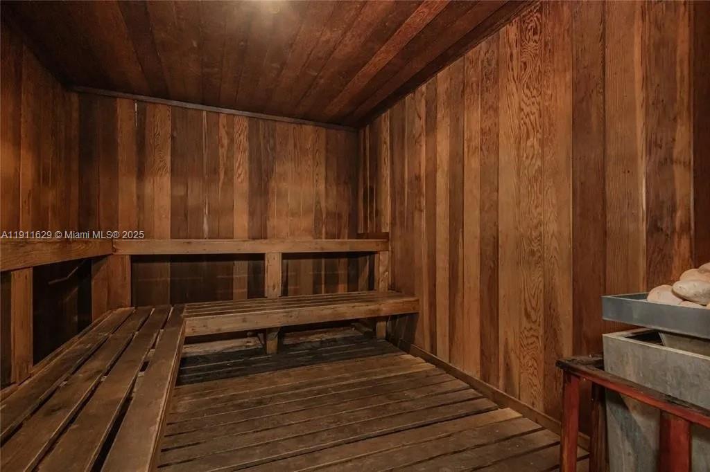 Allington Towers Condo - Residential