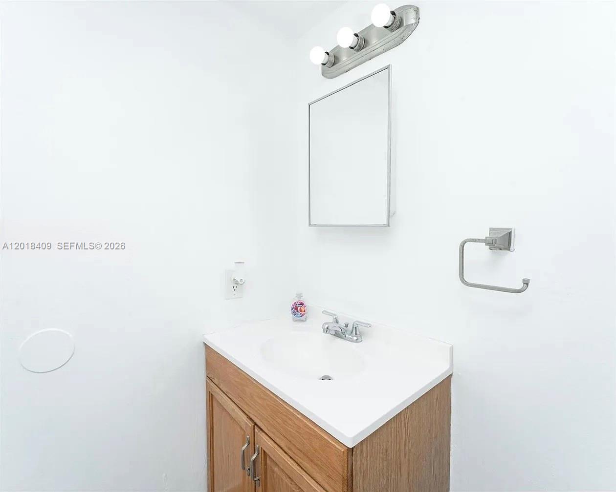 View photos, virtual tours, details... 576 NW 114th Ave 203
