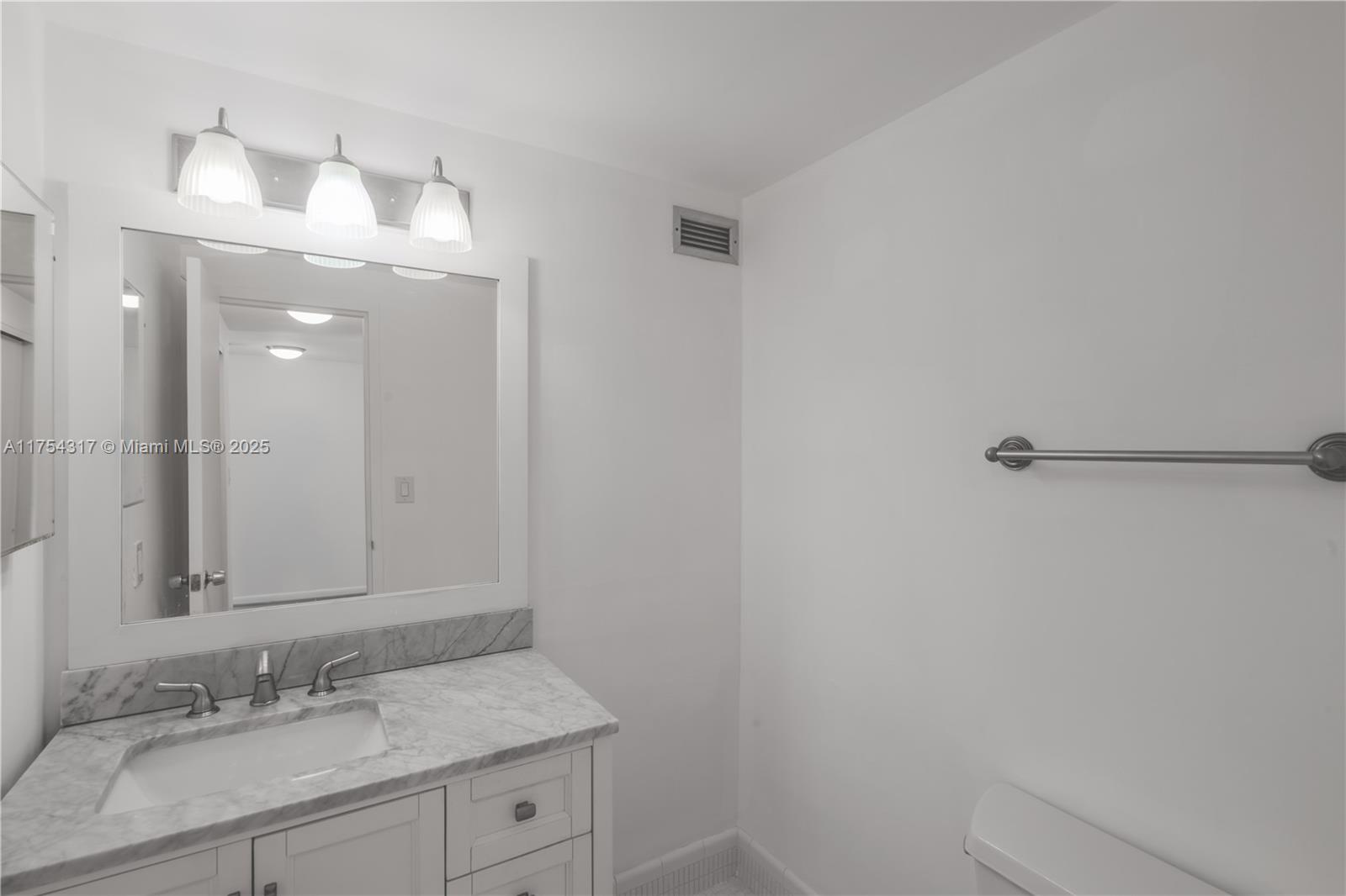 THE SHORES CONDO - Residential