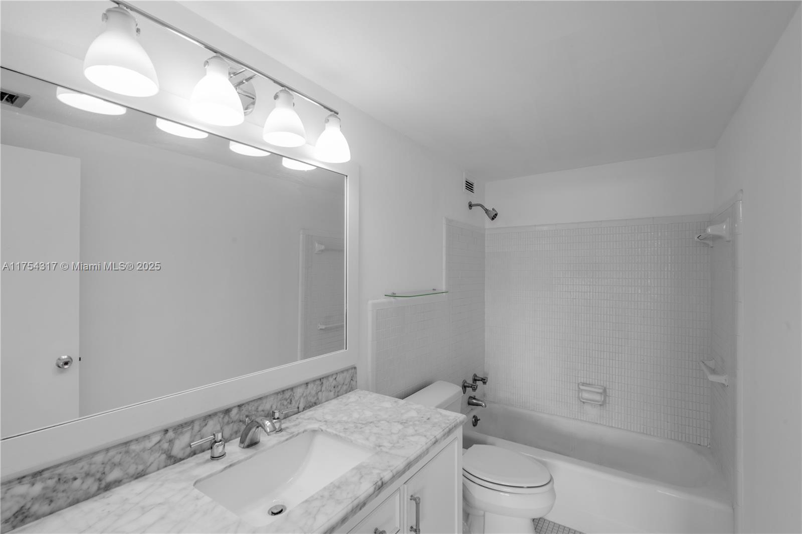 THE SHORES CONDO - Residential