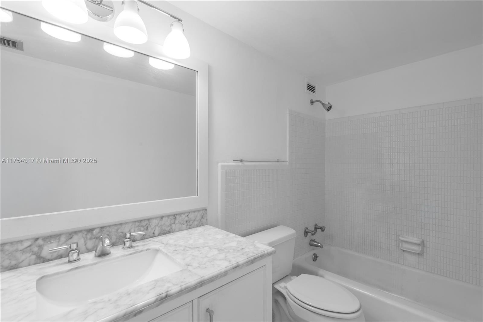 THE SHORES CONDO - Residential