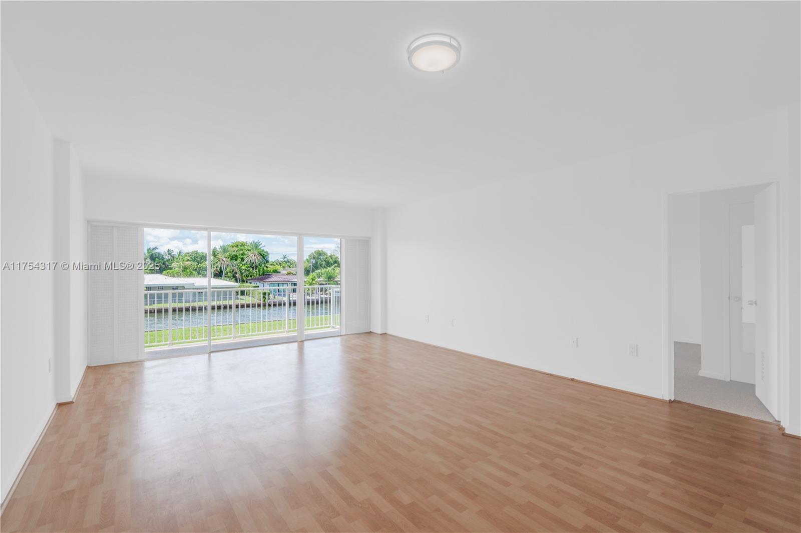 THE SHORES CONDO - Residential