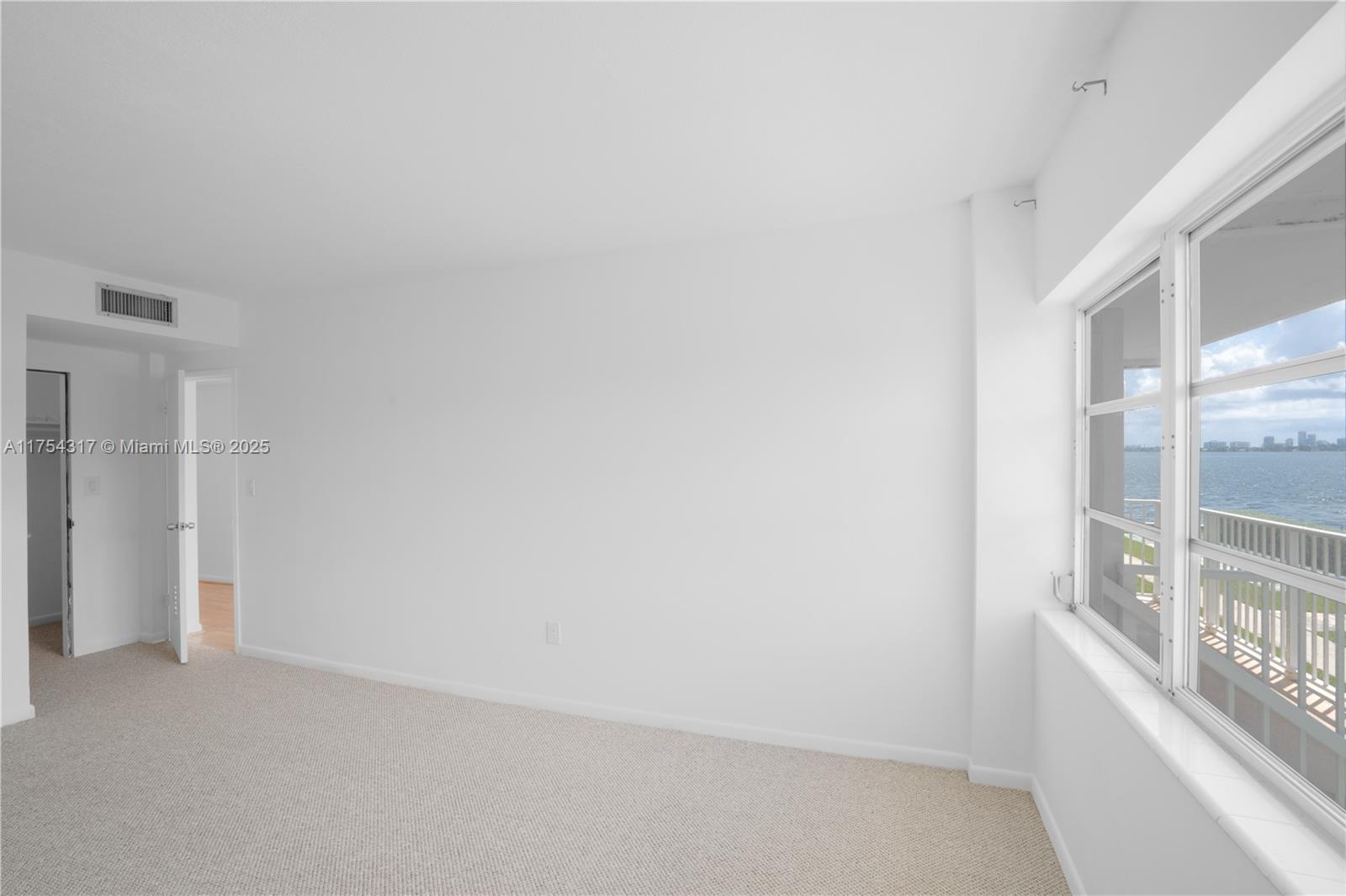 THE SHORES CONDO - Residential