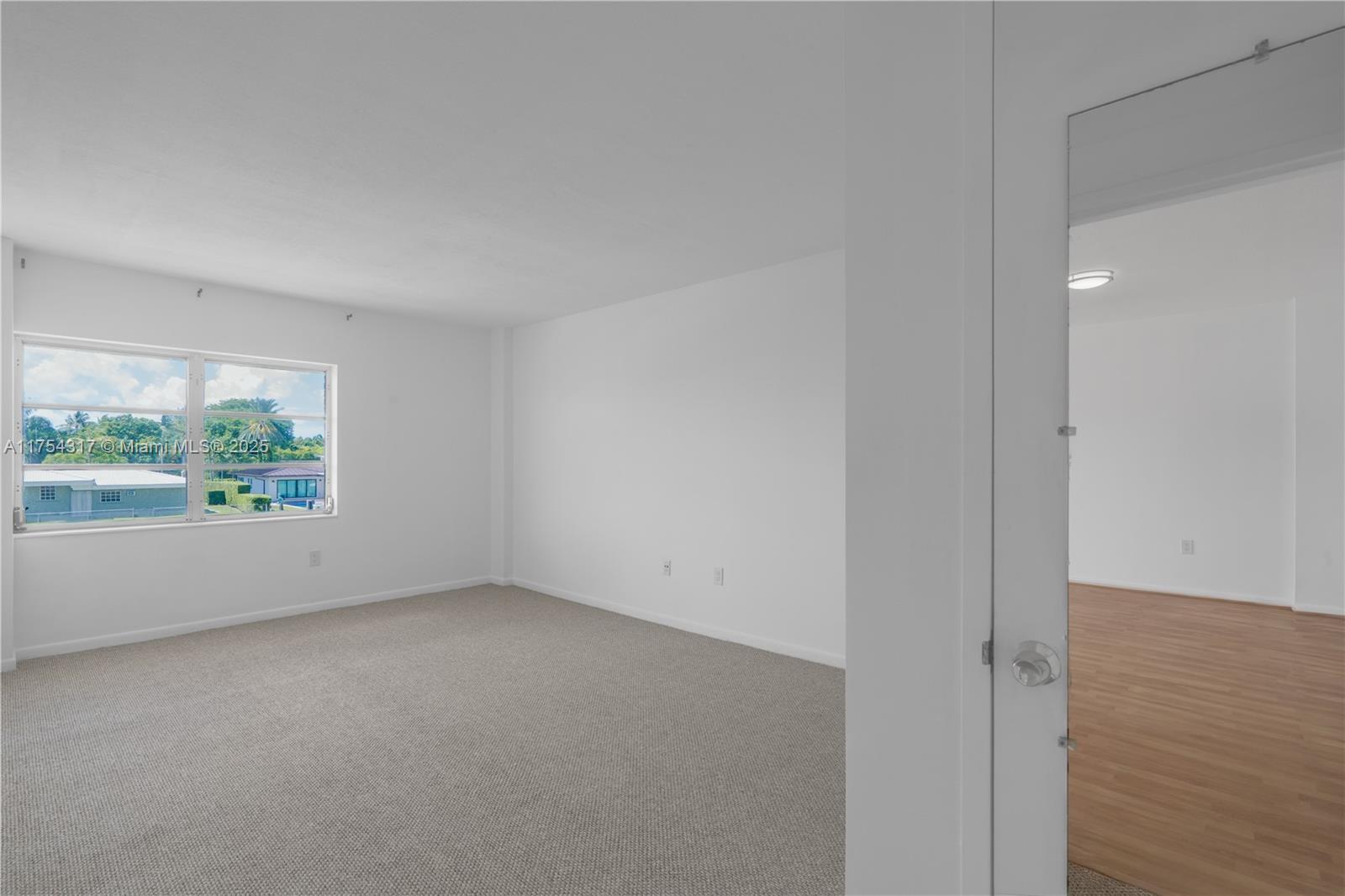 THE SHORES CONDO - Residential