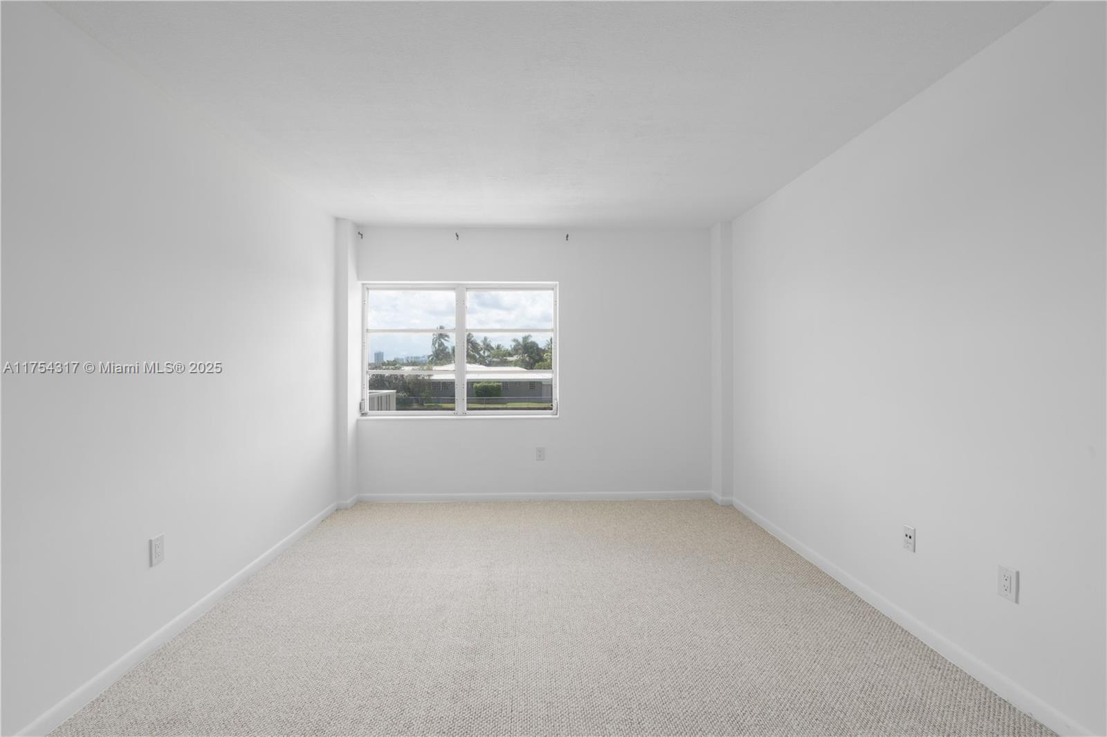 THE SHORES CONDO - Residential