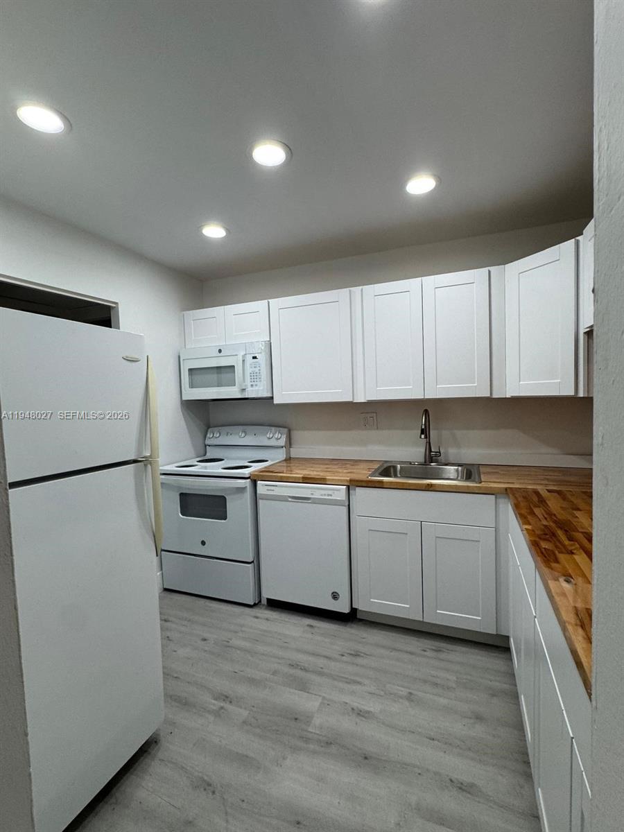 8051 S Colony Cir S 210