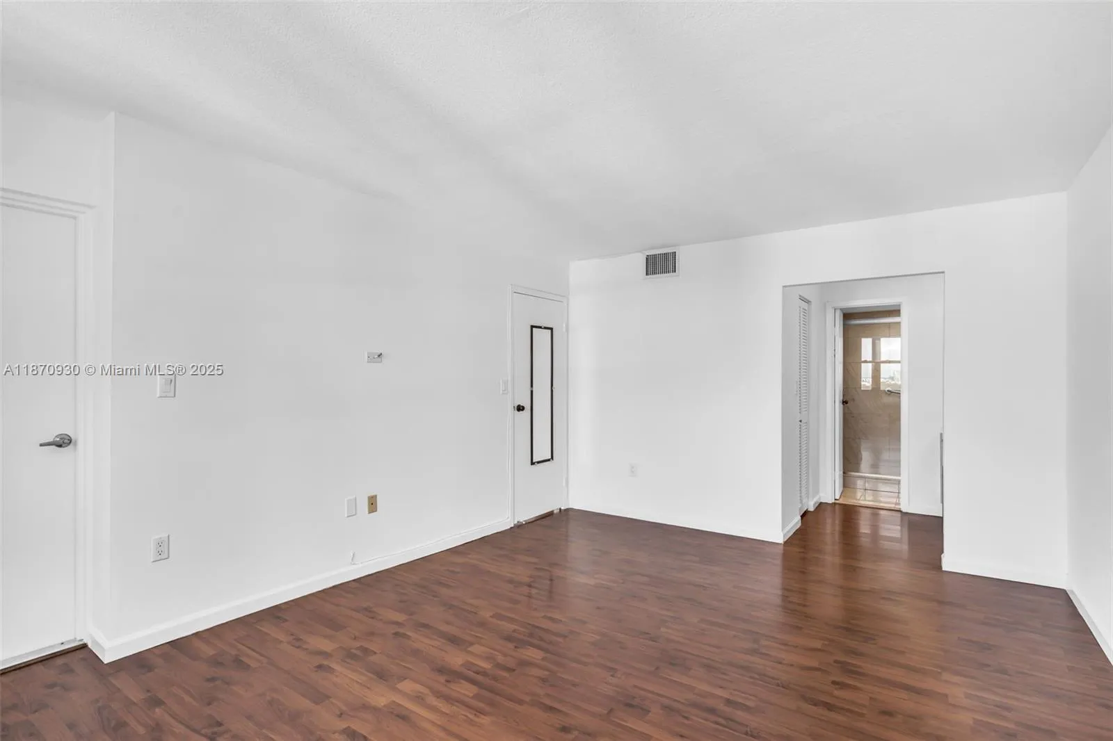 Miami, Florida 33129, United States, 1 Bedroom Bedrooms, ,2 BathroomsBathrooms,Residential,Active,203295