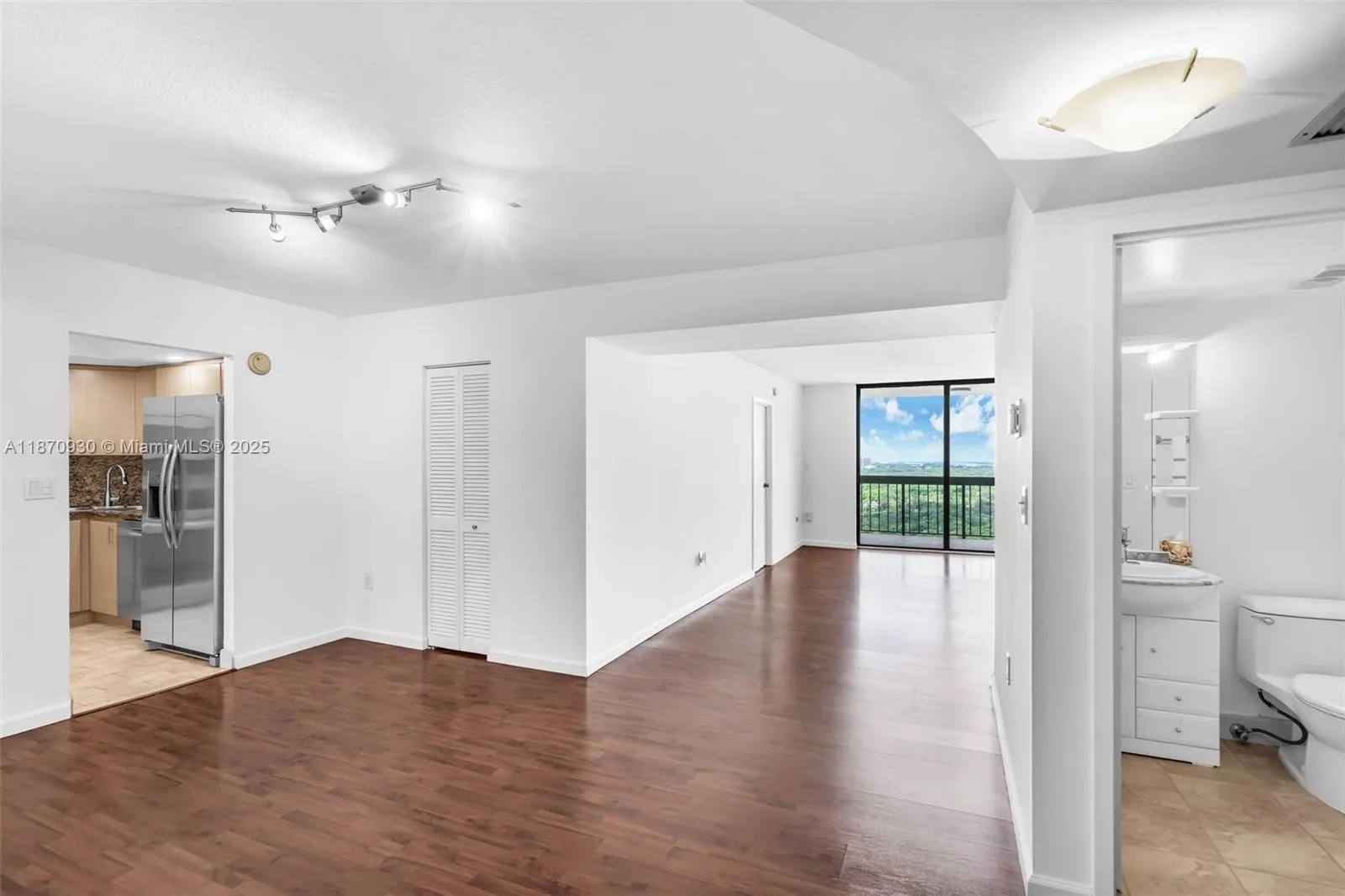 Miami, Florida 33129, United States, 1 Bedroom Bedrooms, ,2 BathroomsBathrooms,Residential,Active,203295