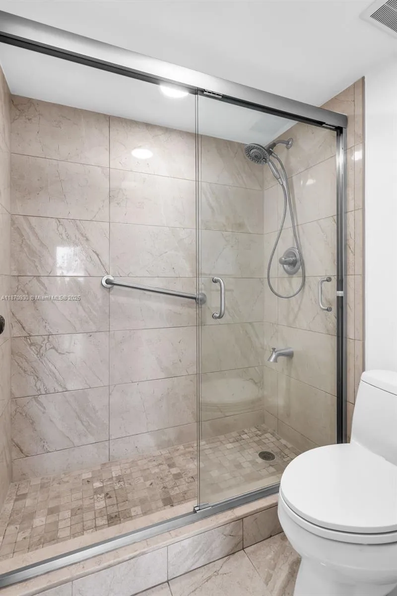 Miami, Florida 33129, United States, 1 Bedroom Bedrooms, ,2 BathroomsBathrooms,Residential,Active,203295