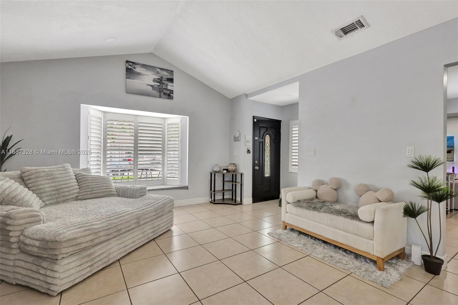 14405 SW 159th Ter, Miami, FL, 33177/$635,000 4 14405 SW 159th Ter