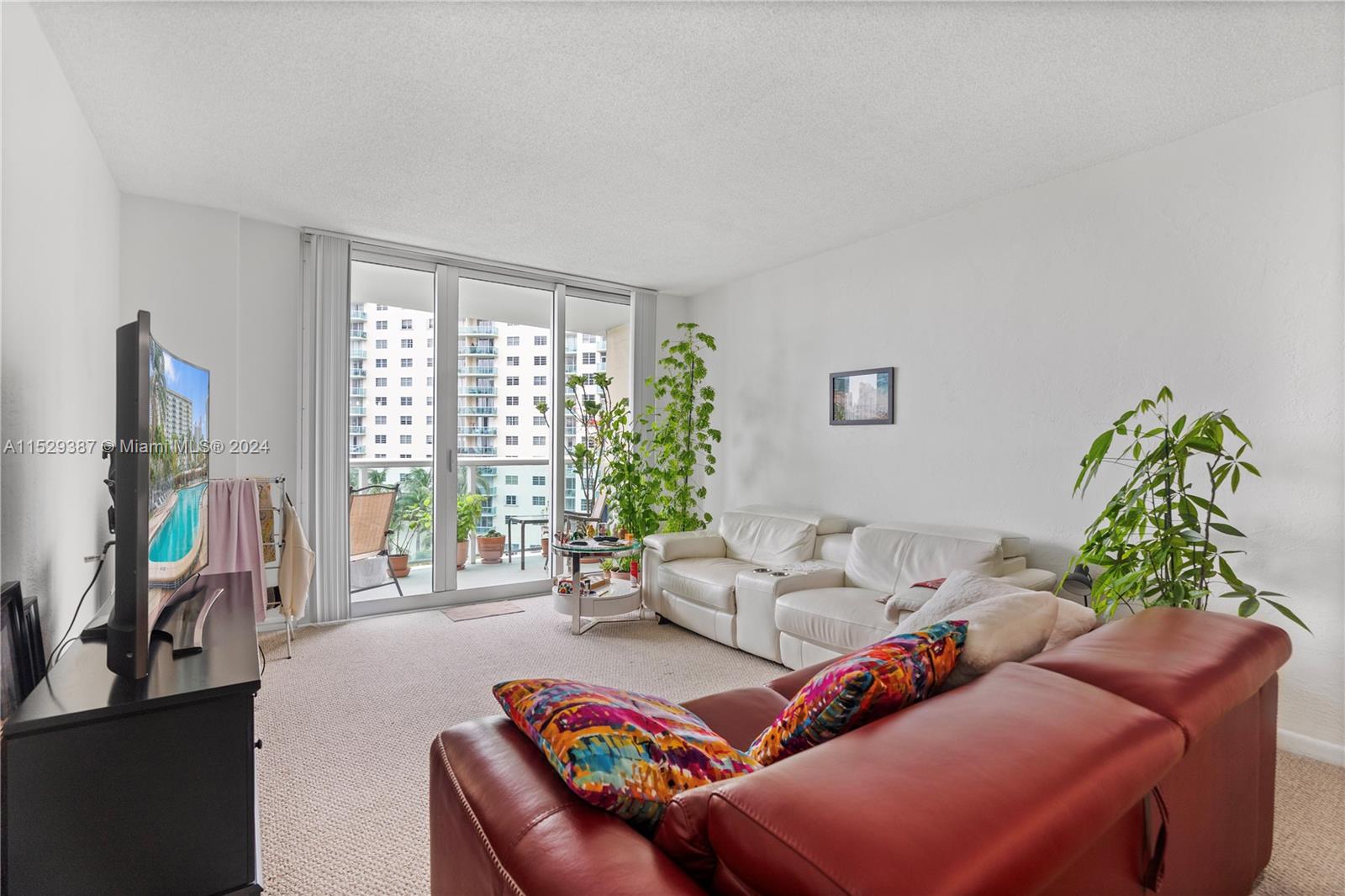 Property for Sale at 19380 Collins Ave 621, Sunny Isles Beach, Miami-Dade County, Florida - Bedrooms: 1 
Bathrooms: 2  - $299,000