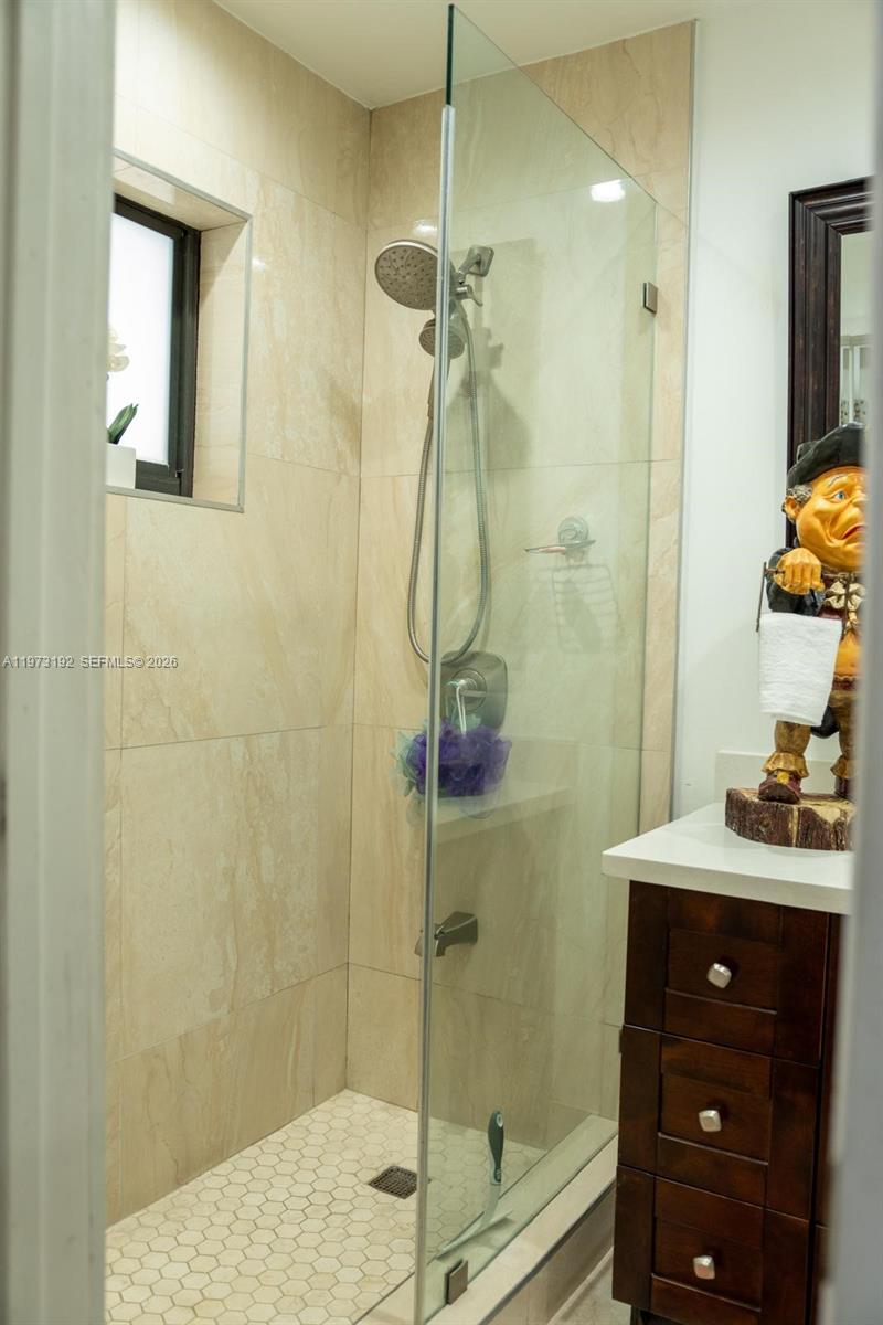 APACHE SUB - Residential