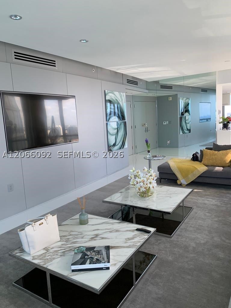 17121 Collins Ave 3808