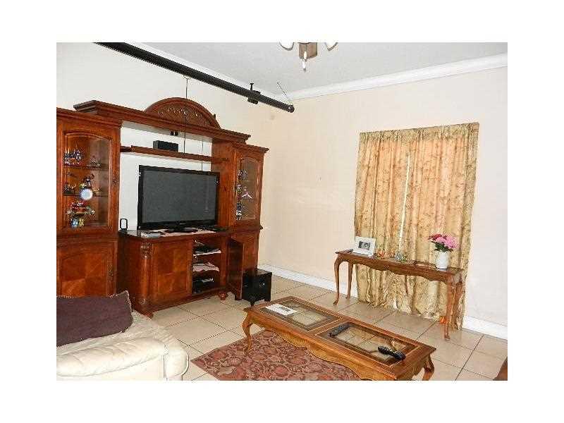 PELICANS POINT AT MILLER - Residential