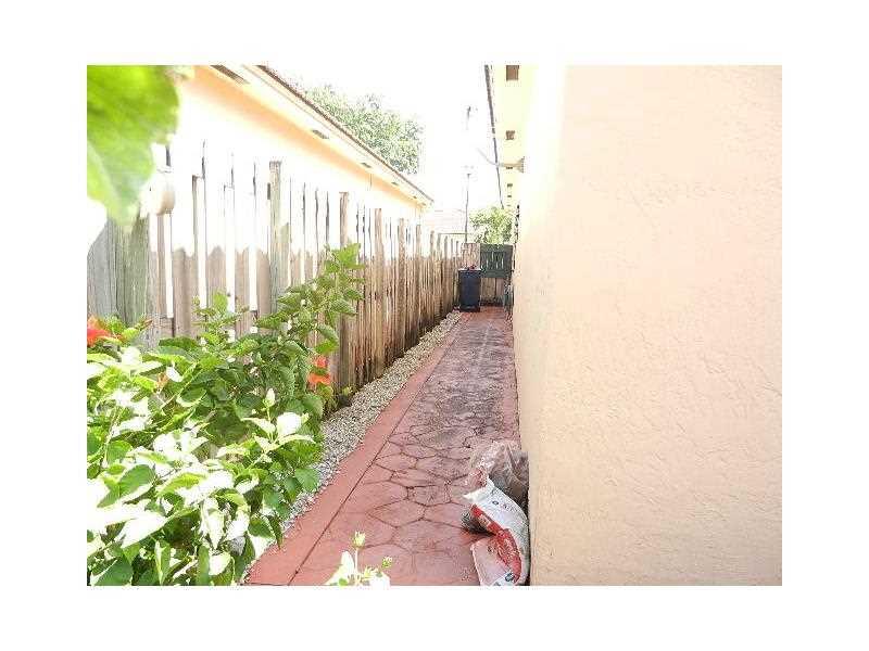 PELICANS POINT AT MILLER - Residential