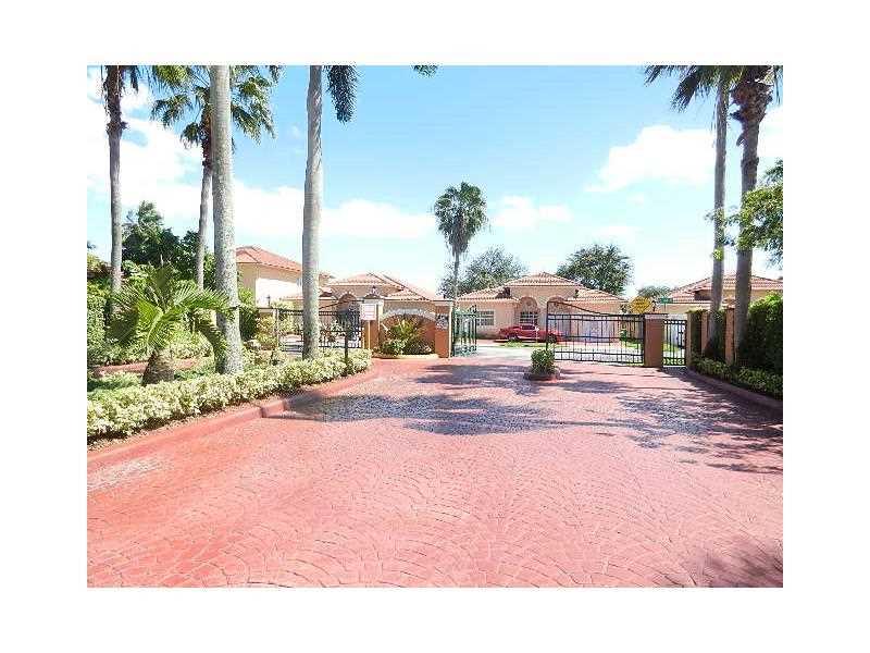 PELICANS POINT AT MILLER - Residential