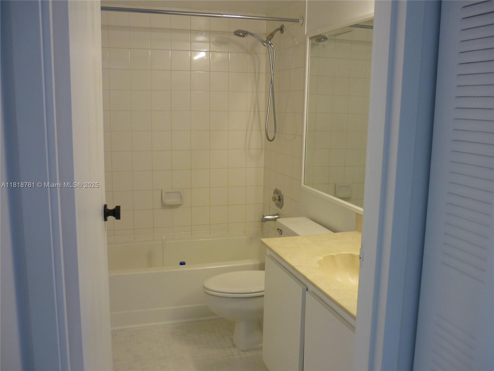 THE GRANDVIEW PALACE COND - Residential Lease