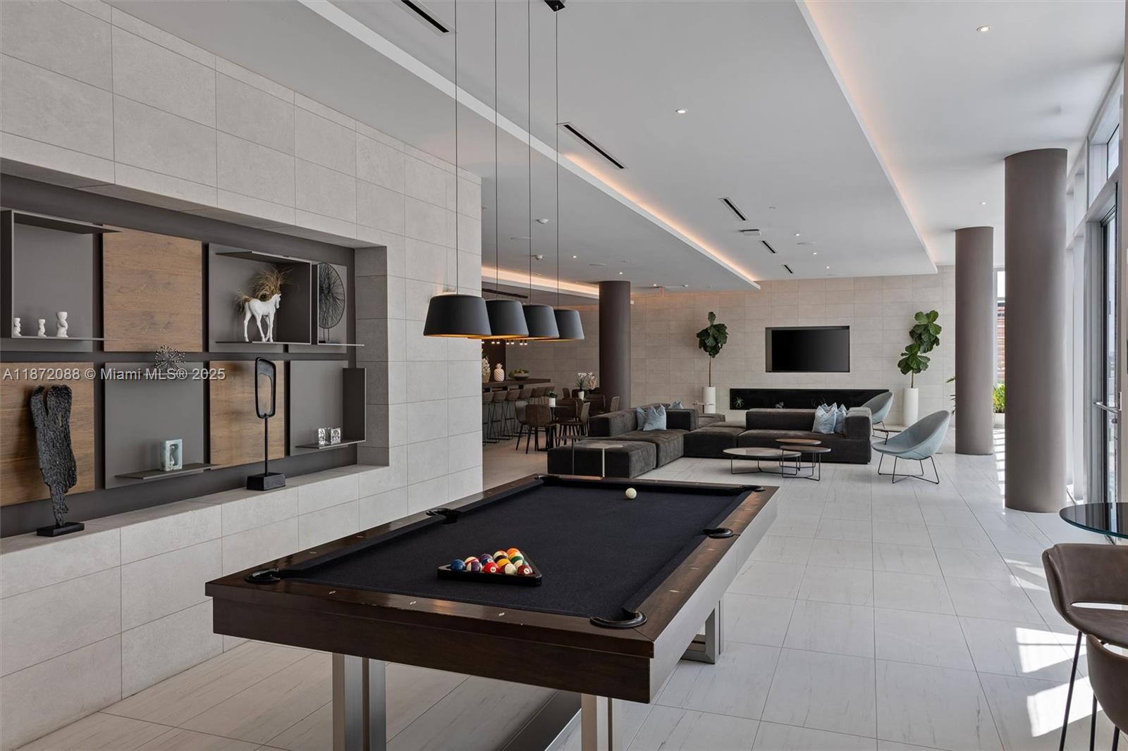 QUADRO CONDO - Residential