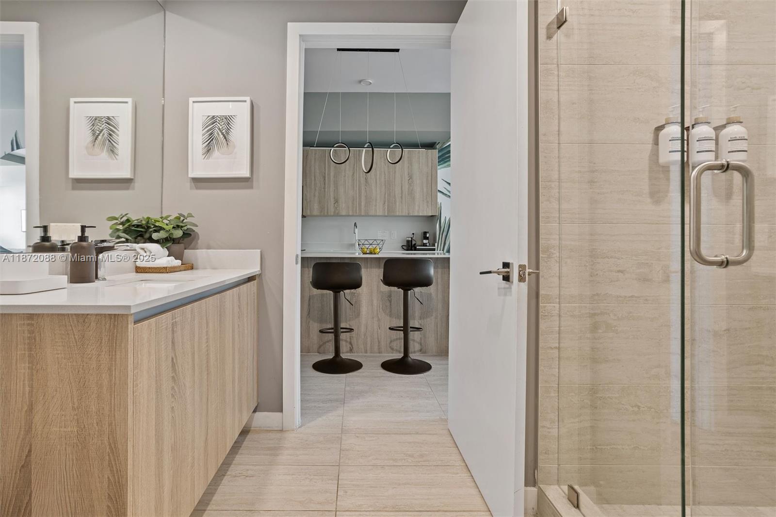 QUADRO CONDO - Residential