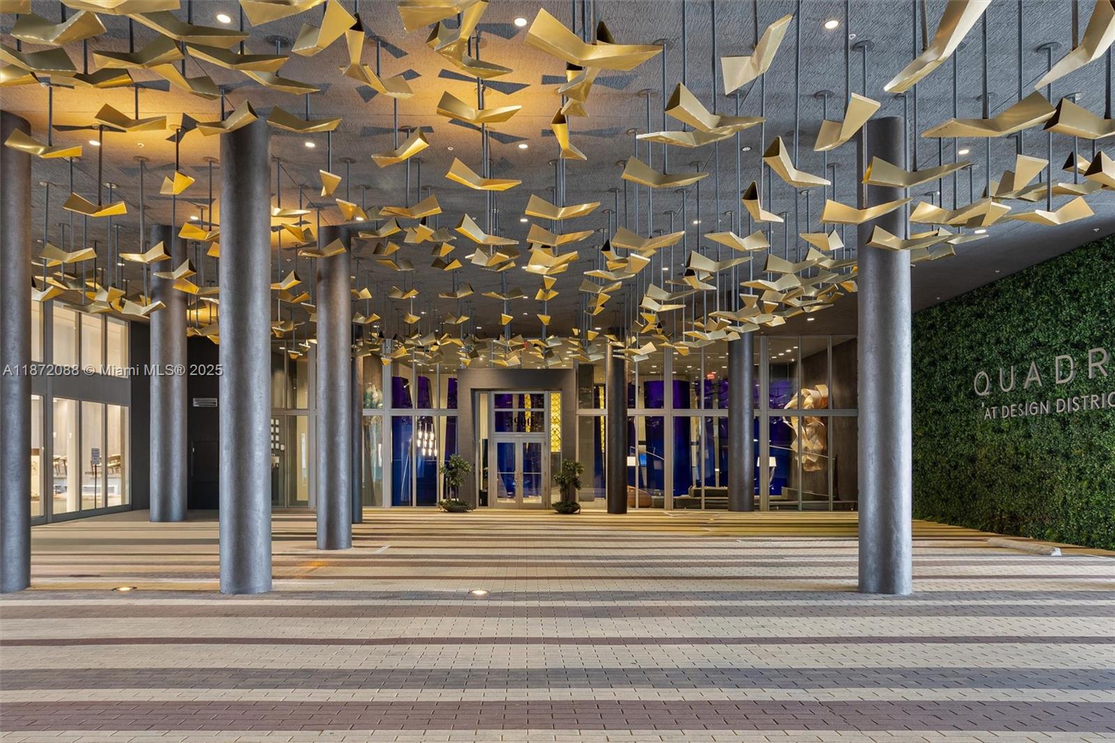 QUADRO CONDO - Residential