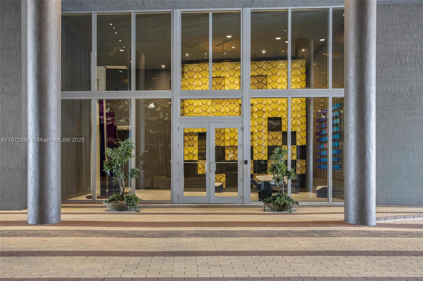 QUADRO CONDO - Residential