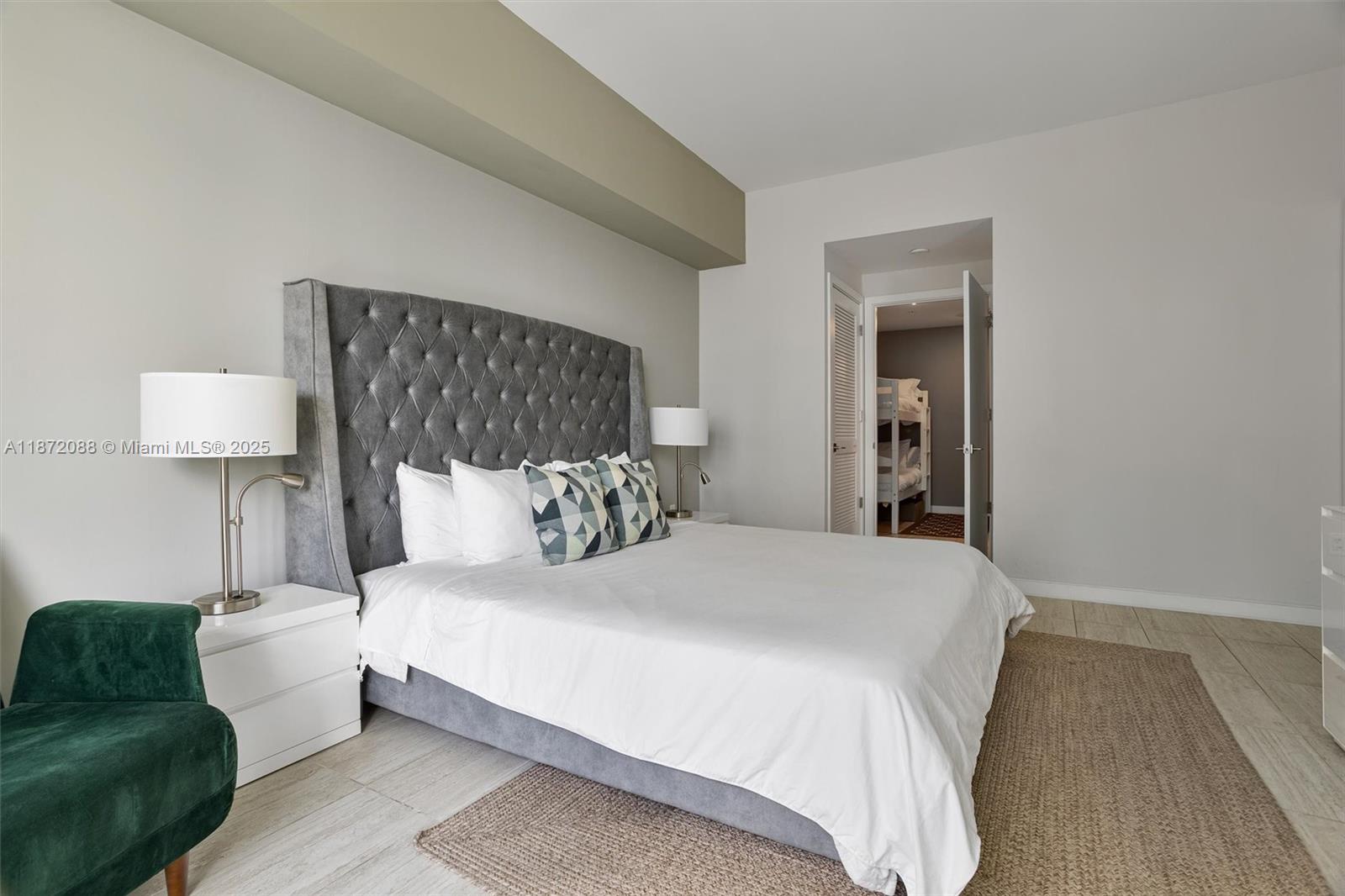 QUADRO CONDO - Residential