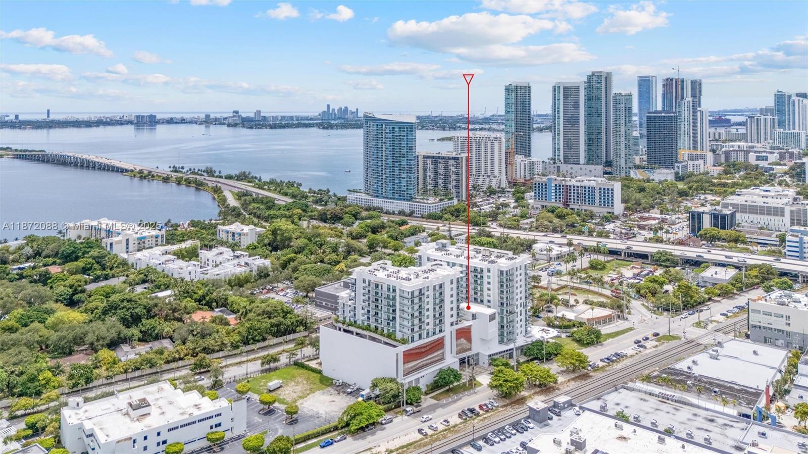 QUADRO CONDO - Residential