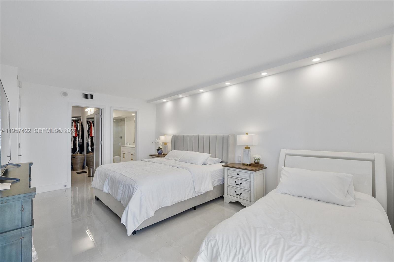 WATERVIEW CONDO - Residential