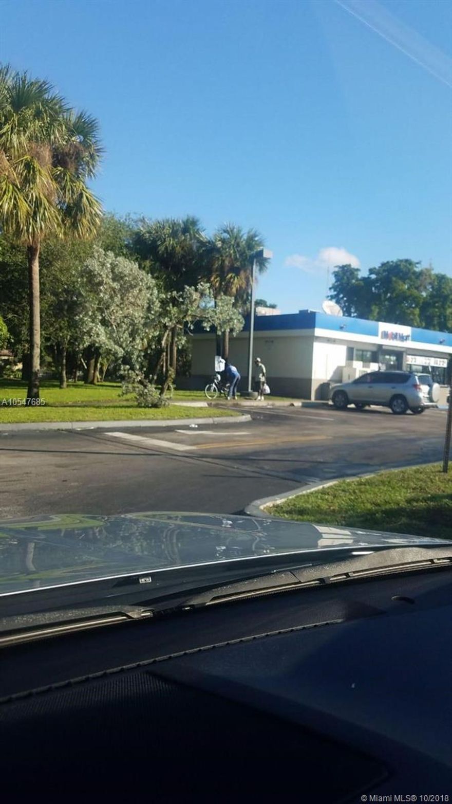 THIS IS A BIG OPORTUNITY TO OWN A PROFITABLE GAS STATION. BUSINESS AND LAND.VERY WELL ESTABLISHED IN ALMOST 1 1/2 ACRE OF PRIME LAND IN BUSY BROWARD BLVD.
HIGH MARGIN N' GALLONAGE. NEWER PUMPS N'EQUIPMENT.PLENTY OF LAND FOR FUTURE EXPANSION.
SURVEY N'FINACIALS AVAILABLE TO REGISTER BUYER..