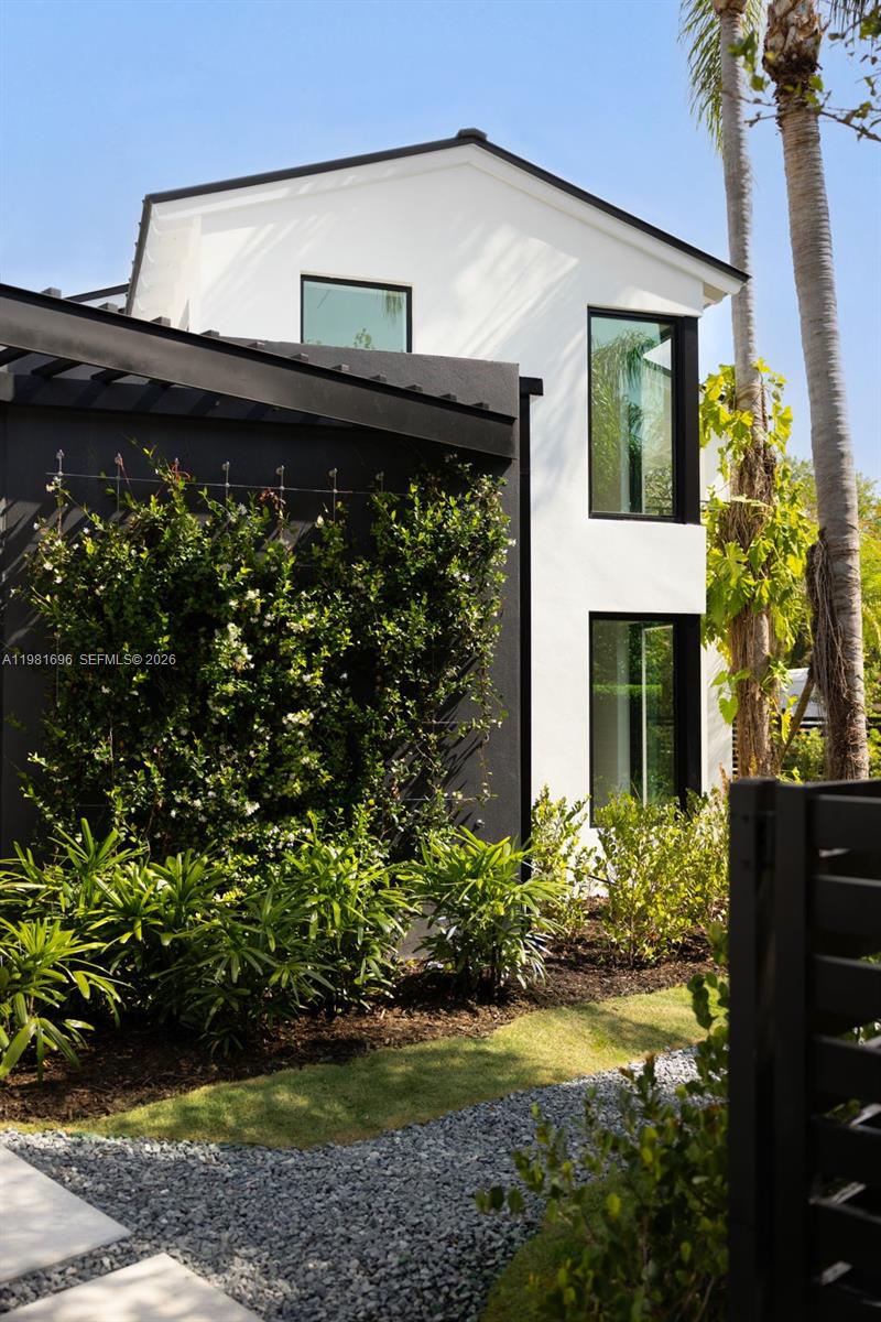 E M PATTISONS - Residential