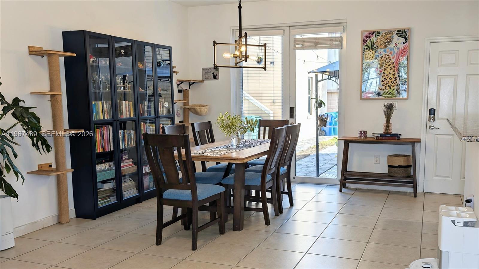 KENDALL COMMONS TOWNHOMES - Residential