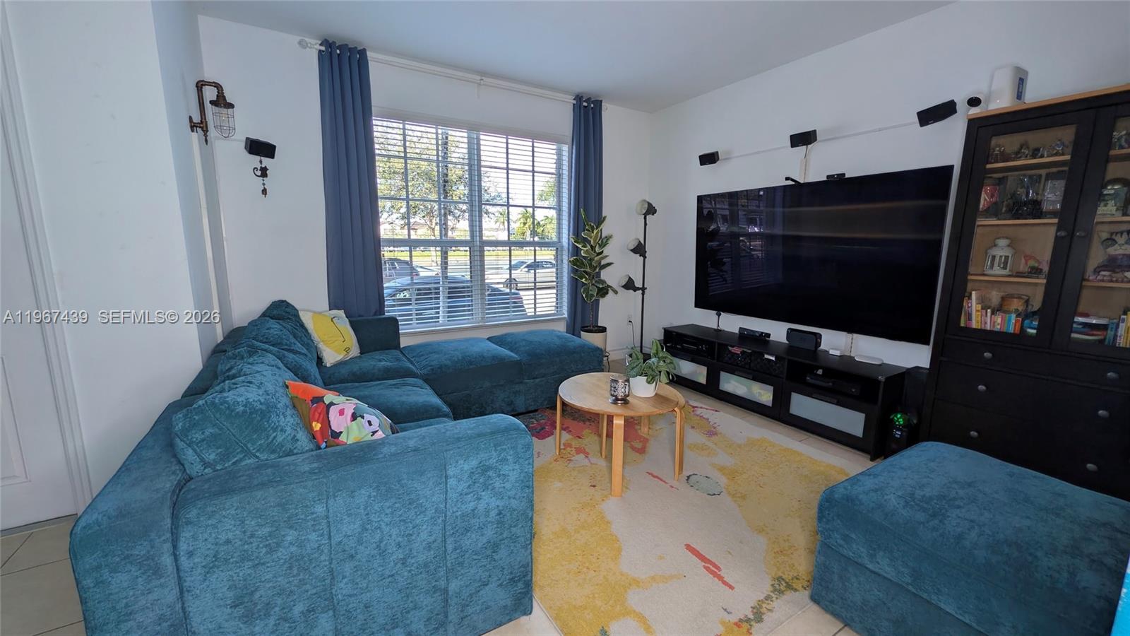 KENDALL COMMONS TOWNHOMES - Residential