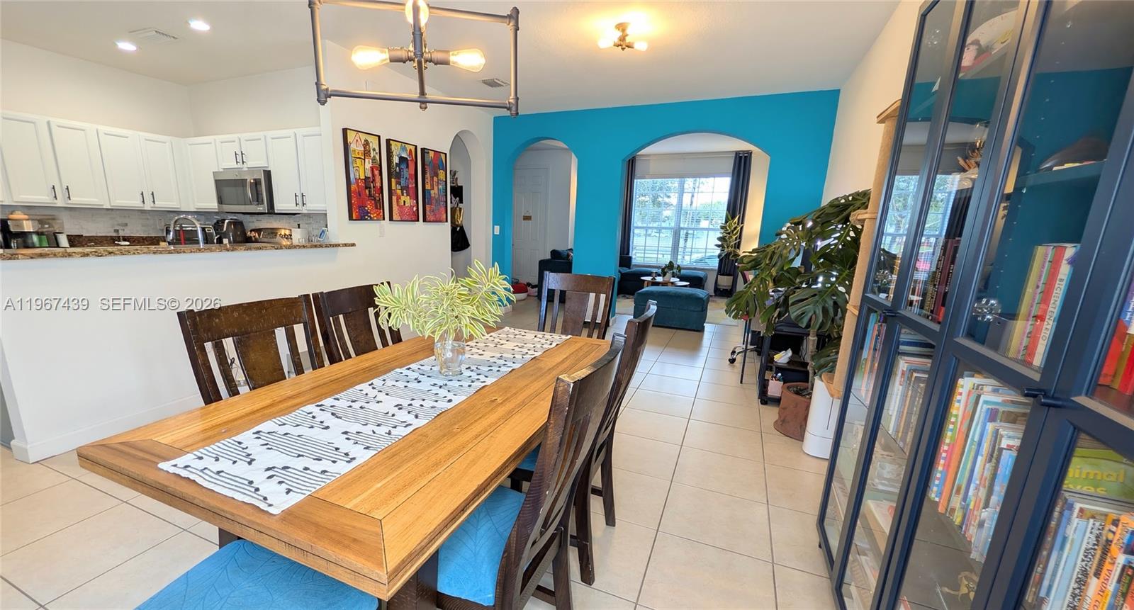 KENDALL COMMONS TOWNHOMES - Residential