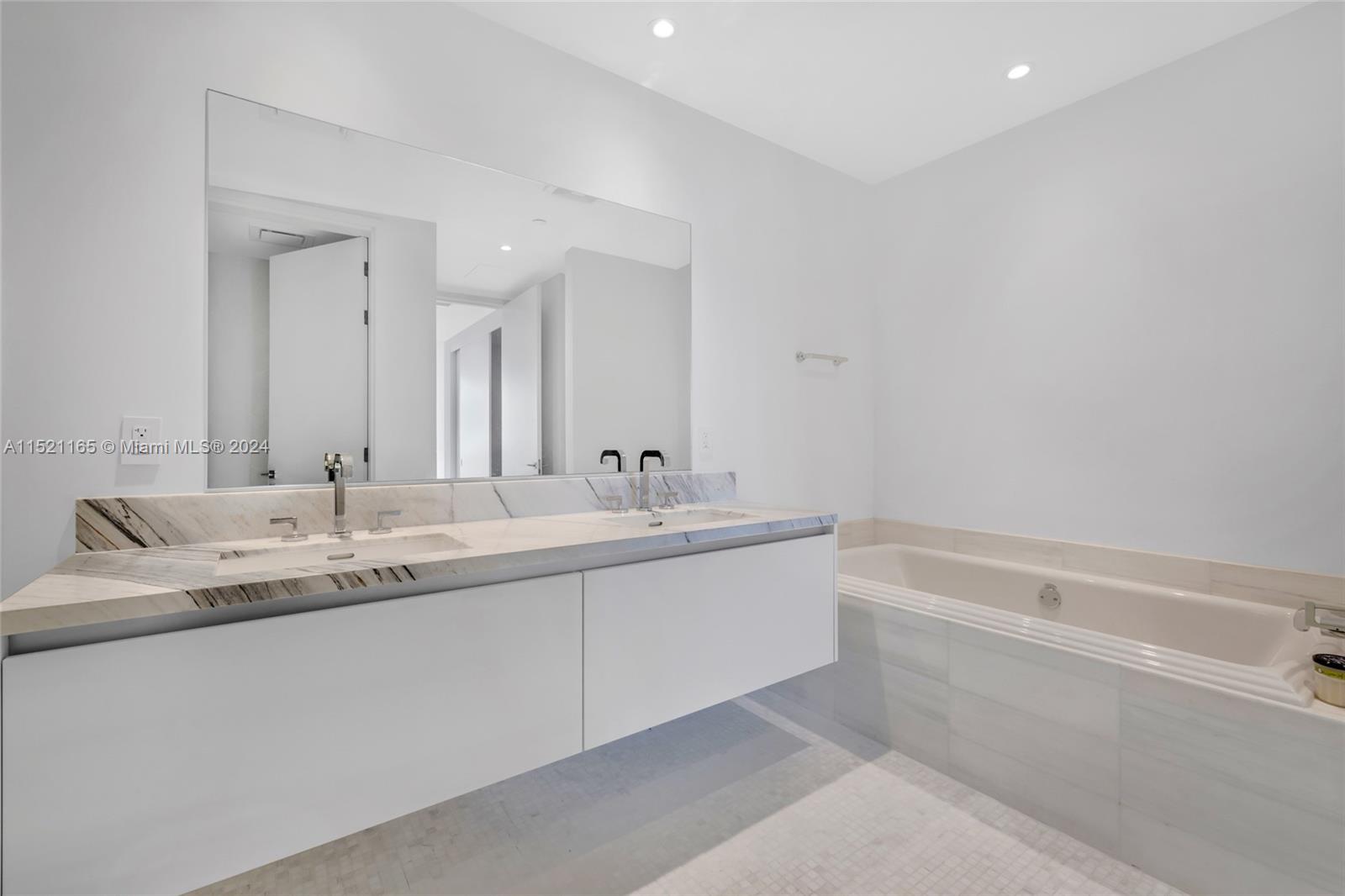 Missoni Baia - Residential