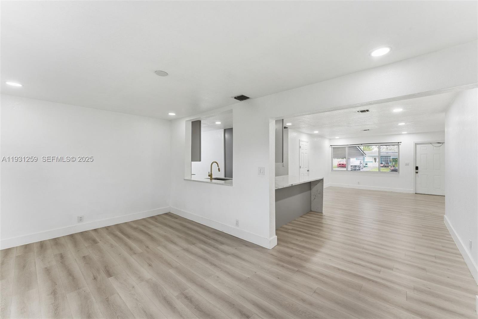 ESQUIRE LAKE ESTATES SEC - Residential