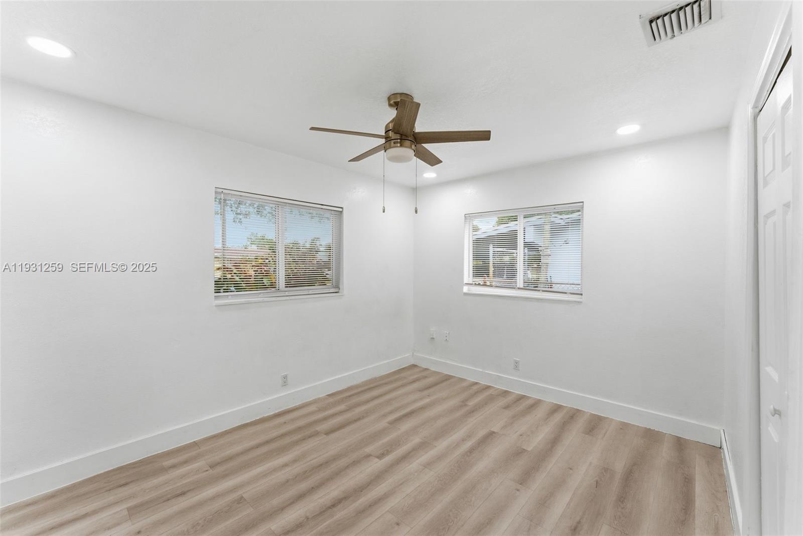 ESQUIRE LAKE ESTATES SEC - Residential