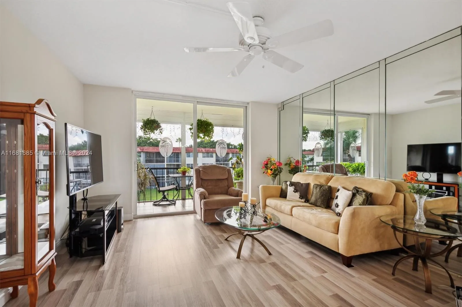 Pembroke Pines, Florida 33025, United States, 2 Bedrooms Bedrooms, ,2 BathroomsBathrooms,Residential,Active,36711