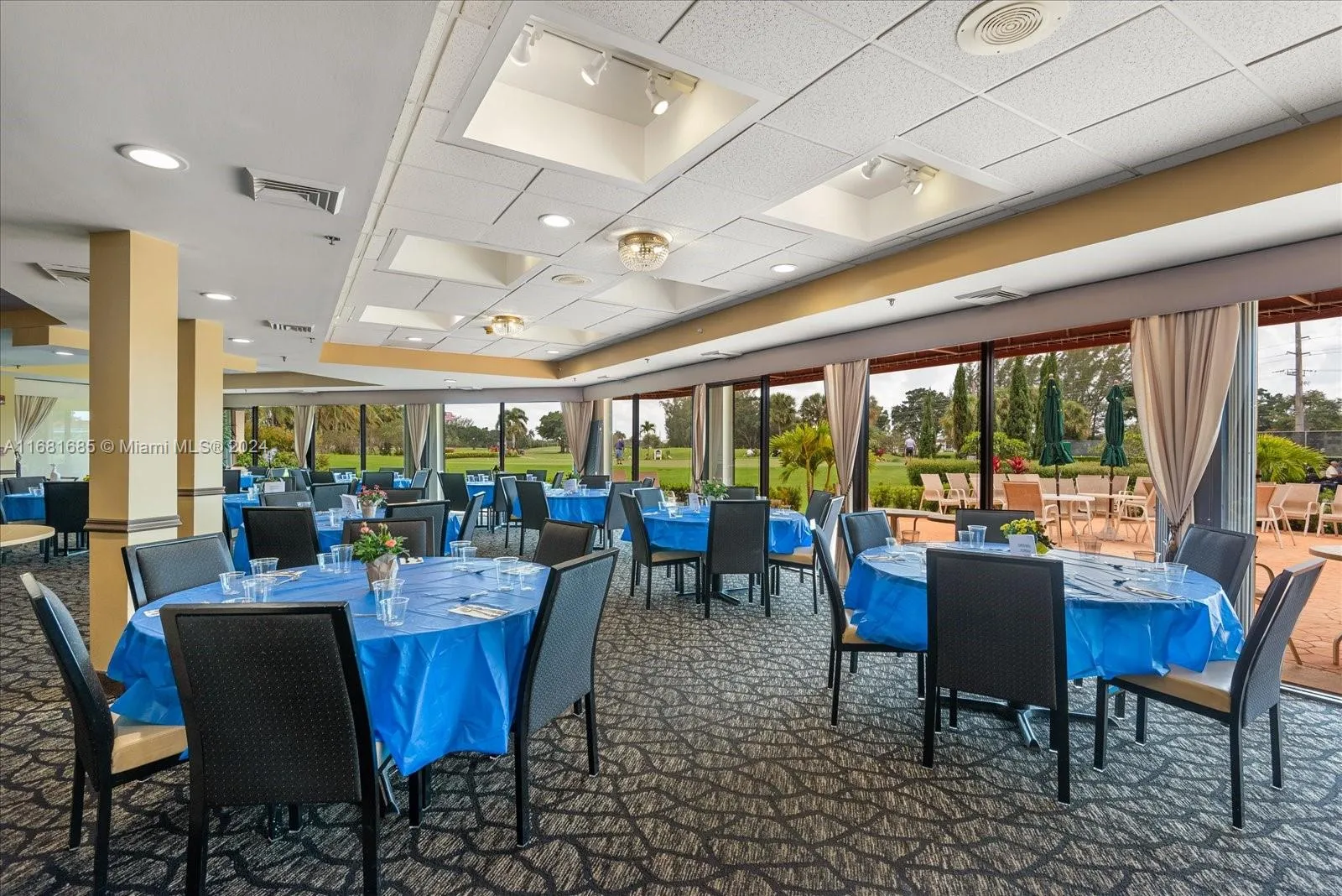 Pembroke Pines, Florida 33025, United States, 2 Bedrooms Bedrooms, ,2 BathroomsBathrooms,Residential,Active,36711