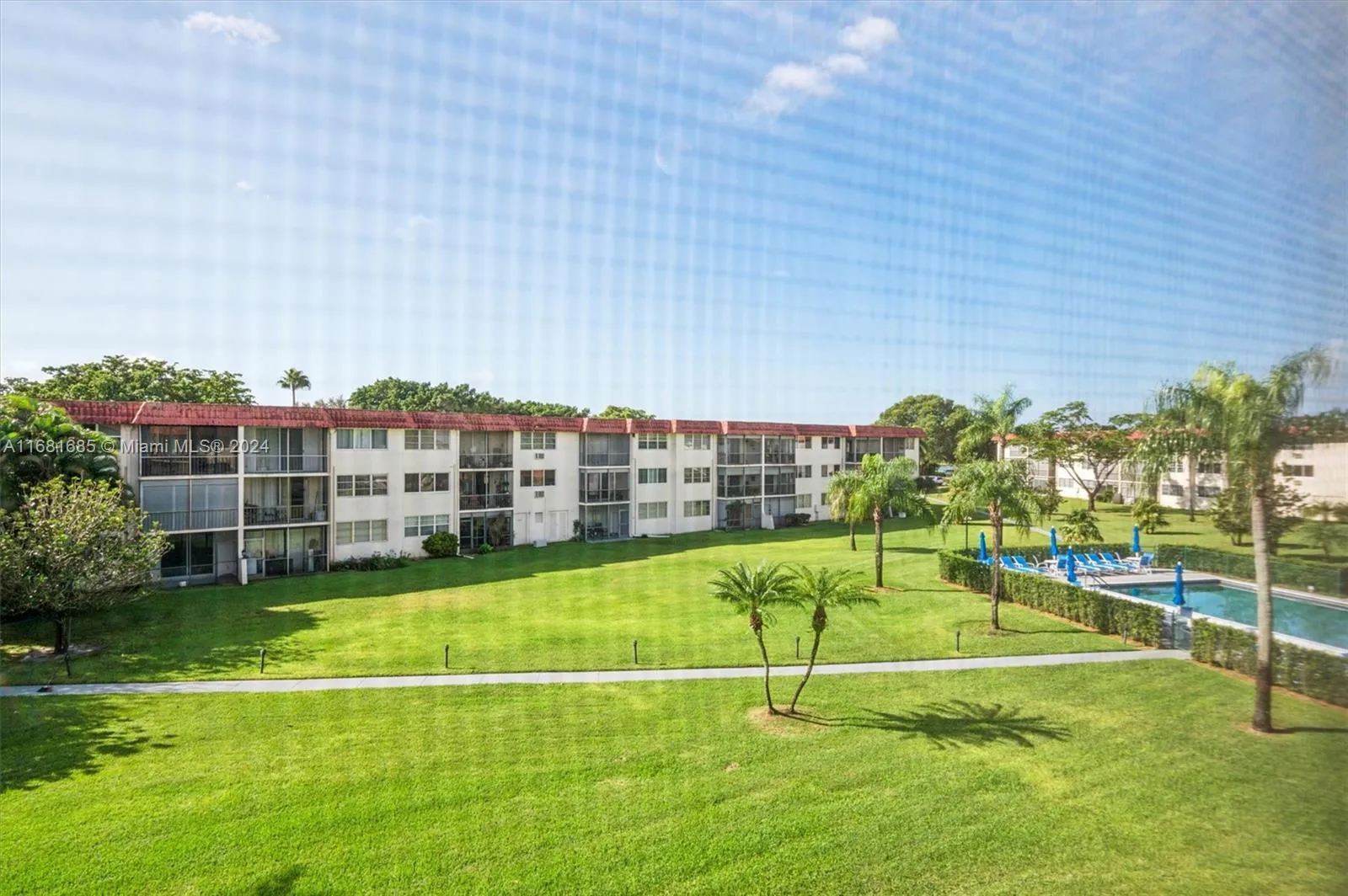 Pembroke Pines, Florida 33025, United States, 2 Bedrooms Bedrooms, ,2 BathroomsBathrooms,Residential,Active,36711