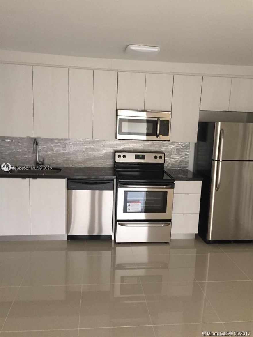 Fully remodeled 1/1 with huge patio walking distance from downtown Doral shops, restaurants, nightlife and more!! Minutes away from city place and strategically located close to highways, pharmacies, public transportation, supermarkets and much more! Unit features Spanish porcelain tiles.