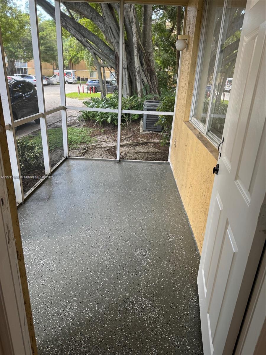 WINDWARD LAKES CONDO - Residential Lease