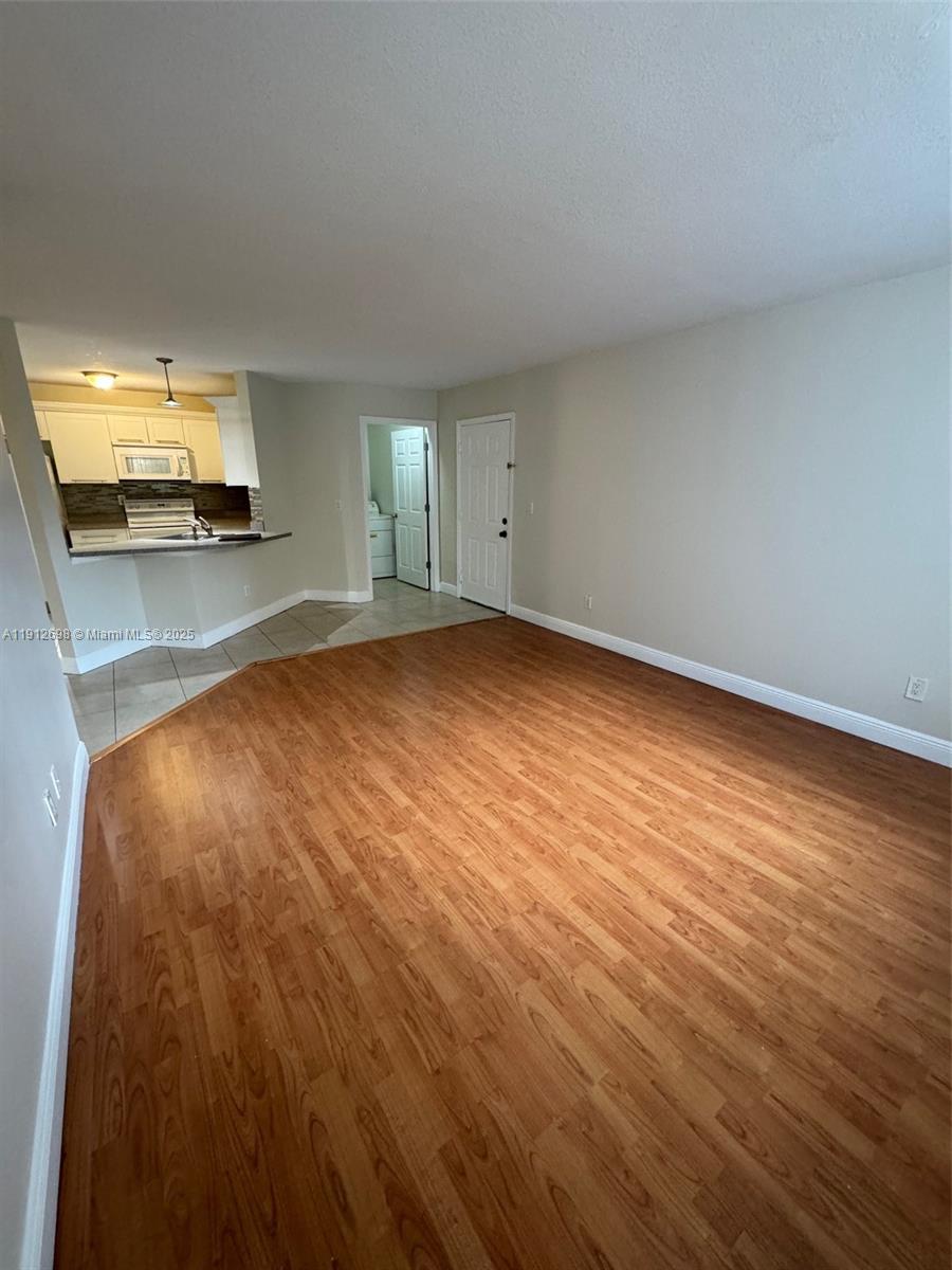 WINDWARD LAKES CONDO - Residential Lease