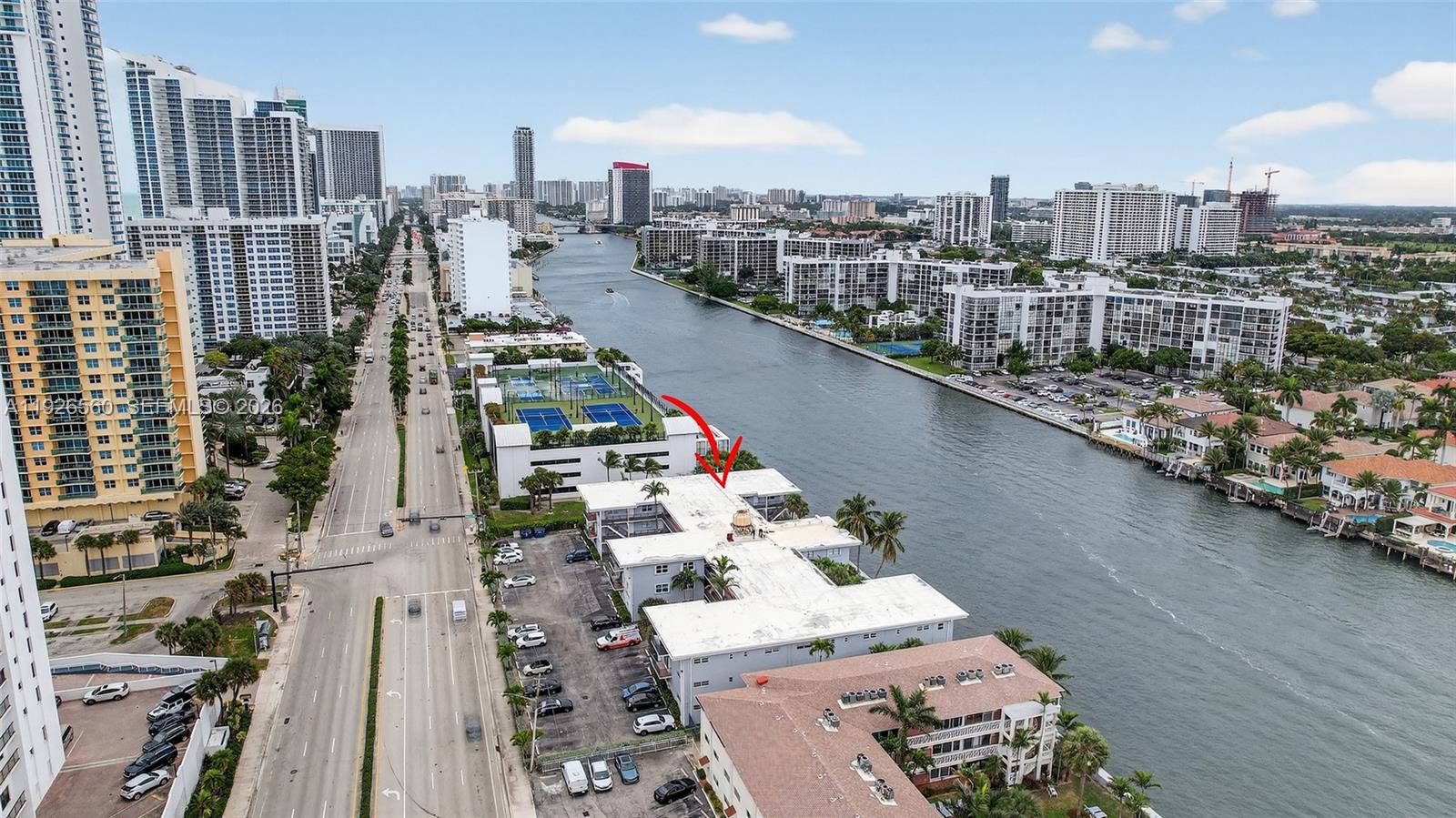 WATERWAY @ HOLLYWOOD BEAC - Residential