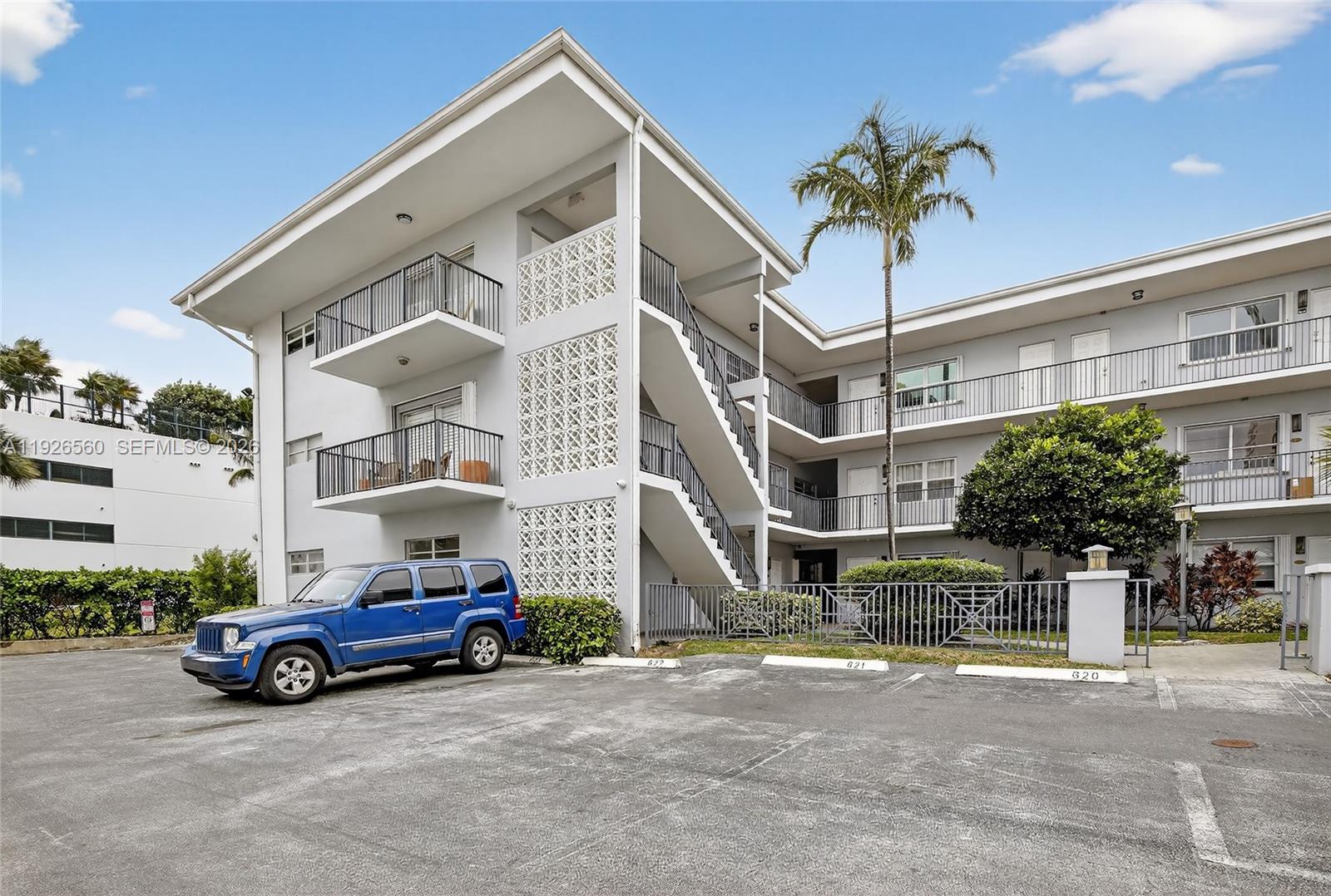 WATERWAY @ HOLLYWOOD BEAC - Residential