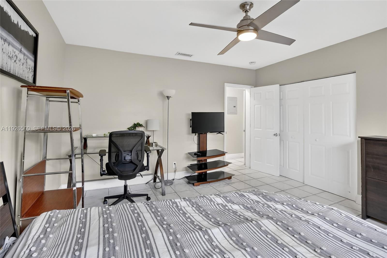 WATERWAY @ HOLLYWOOD BEAC - Residential