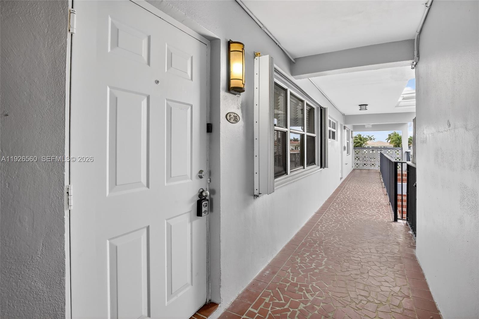 WATERWAY @ HOLLYWOOD BEAC - Residential