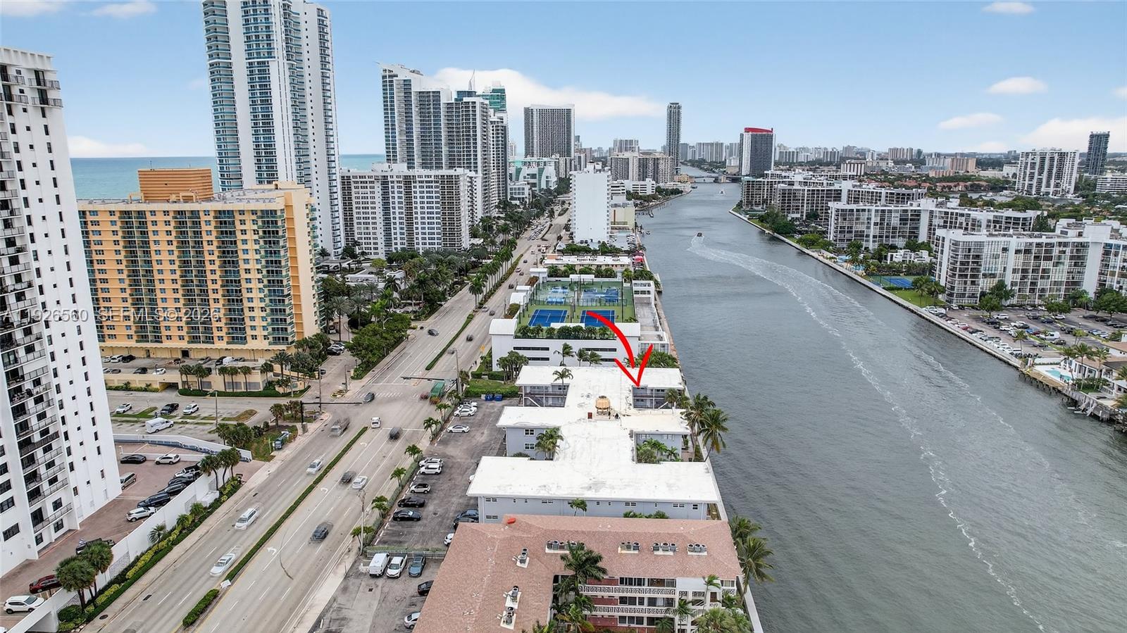 WATERWAY @ HOLLYWOOD BEAC - Residential