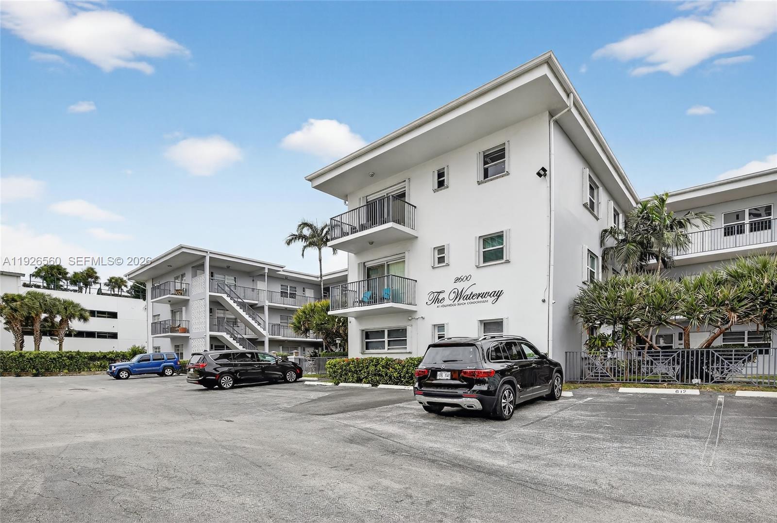 WATERWAY @ HOLLYWOOD BEAC - Residential